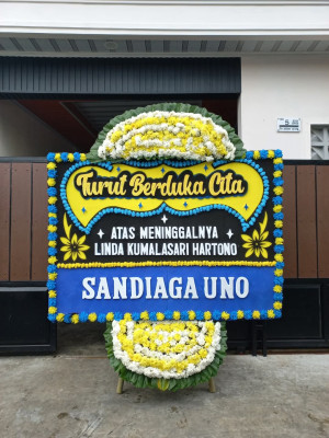 Papan Bunga Duka di Pelabuhan